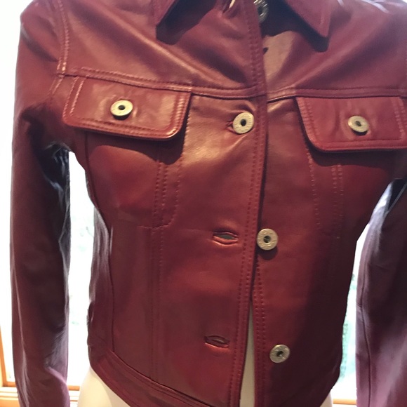 Red leather jacket - Picture 3 of 8